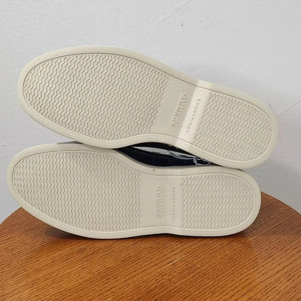 Sperry Women's Navy Float Boat Shoes with Faux Fur Lining Size 8 NWOT